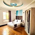Hostgram Downtown Suites
